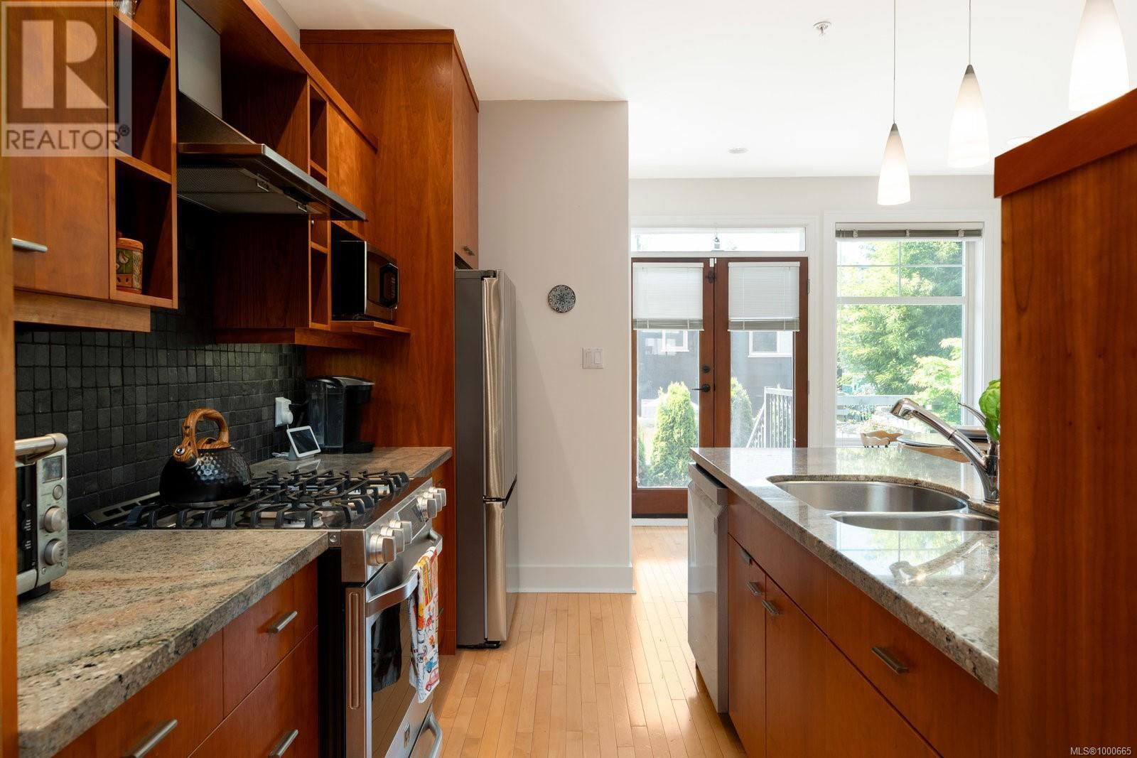 1524 YALE STREET Image 9