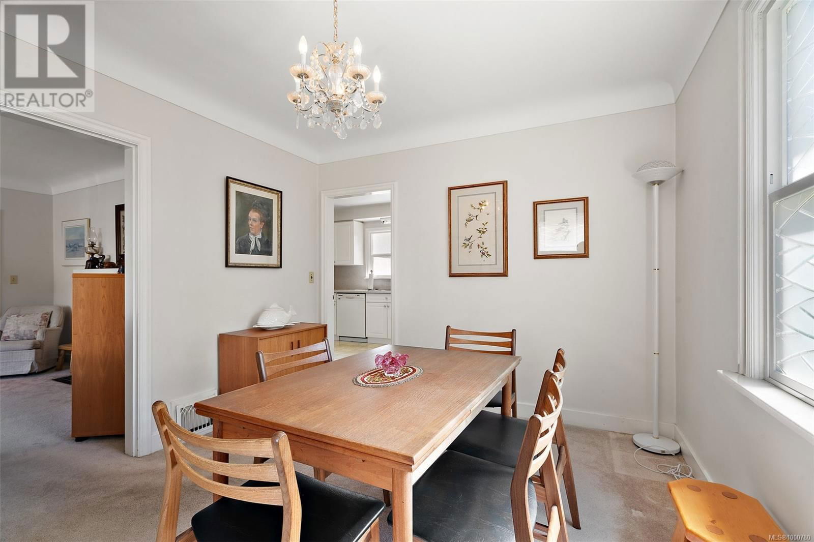 1065 BEVERLEY PLACE Image 10