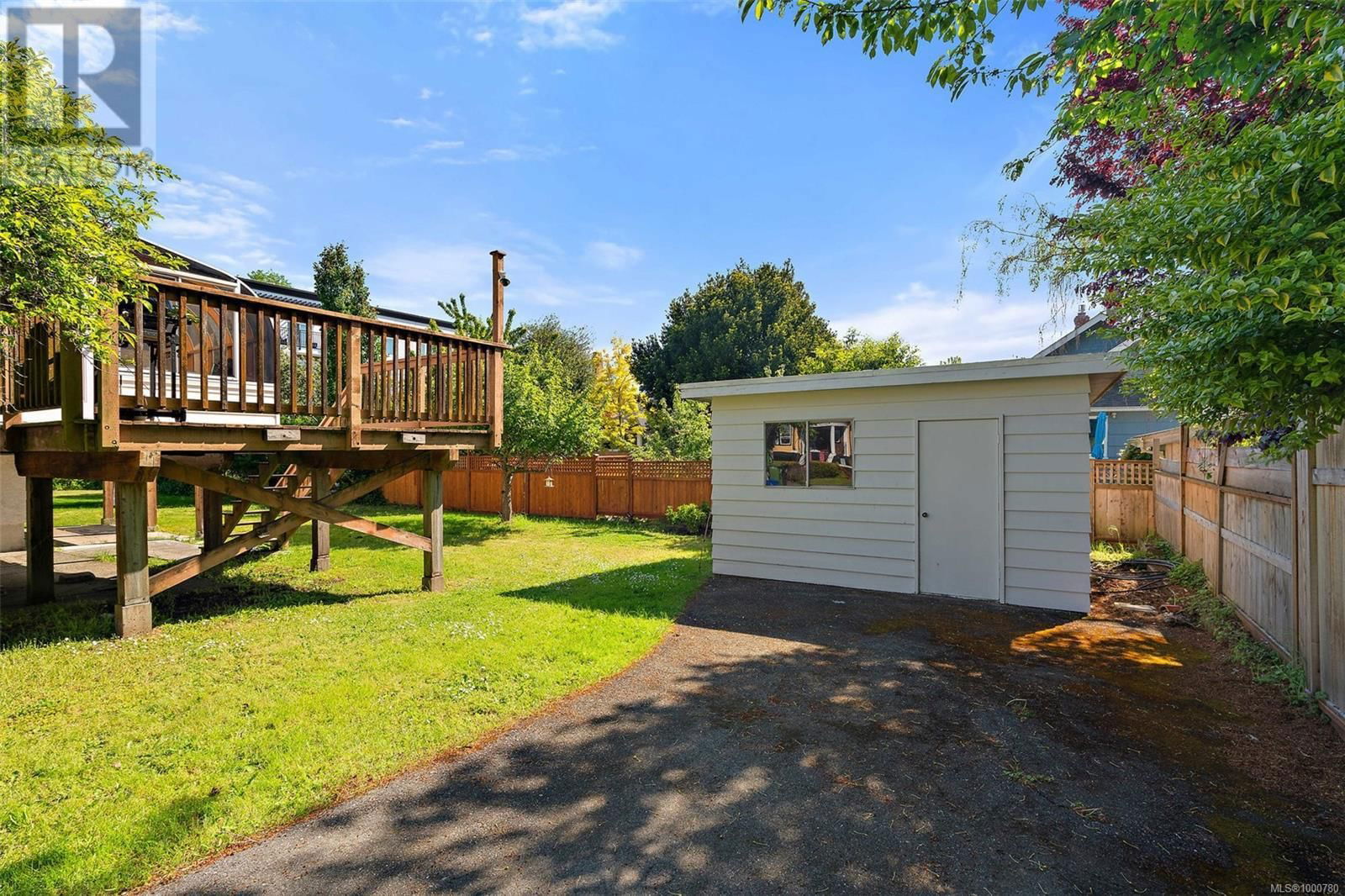 1065 BEVERLEY PLACE Image 25