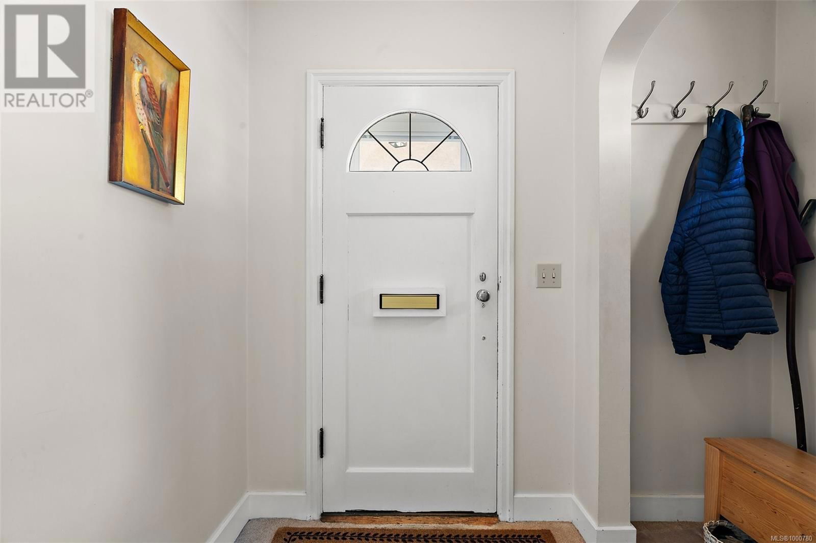 1065 BEVERLEY PLACE Image 6