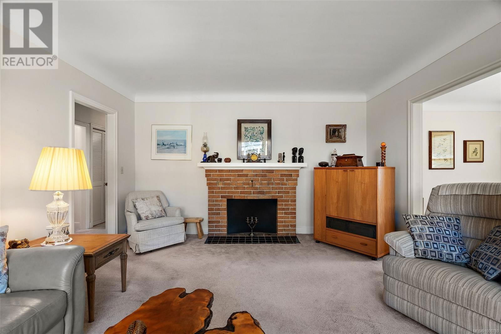 1065 BEVERLEY PLACE Image 7