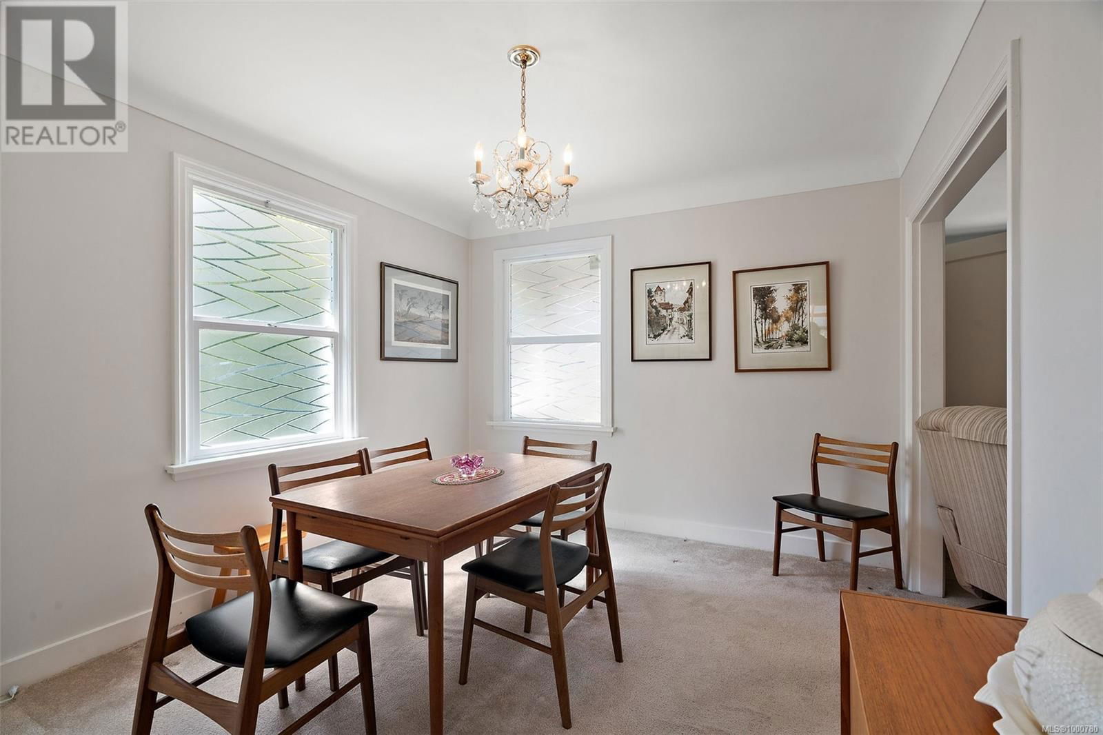 1065 BEVERLEY PLACE Image 9