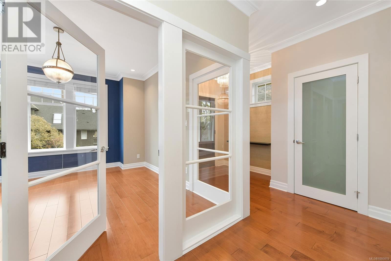 3 - 1770 ROCKLAND AVENUE Image 12