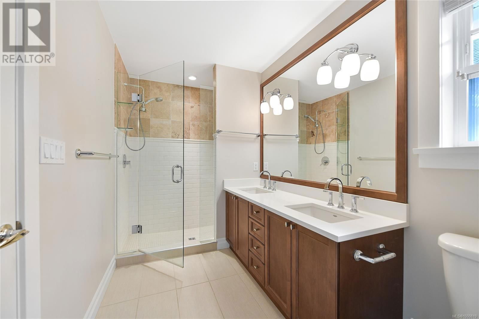 3 - 1770 ROCKLAND AVENUE Image 15