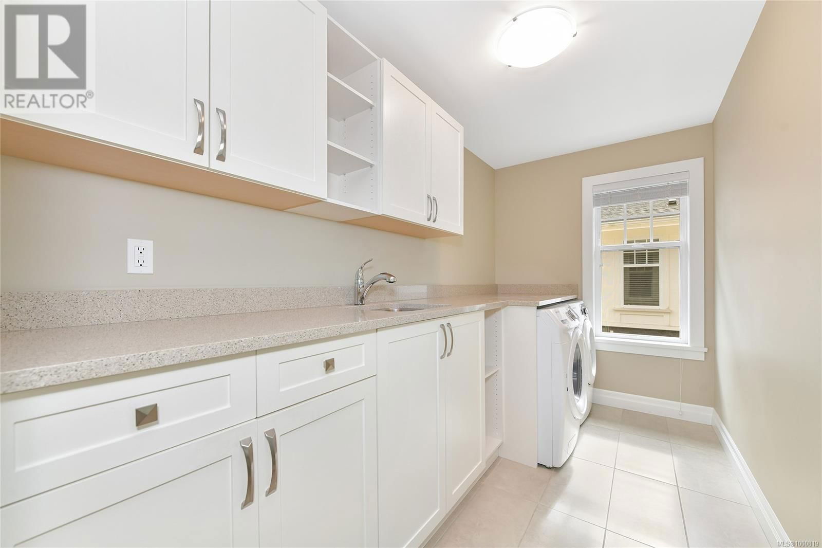3 - 1770 ROCKLAND AVENUE Image 17