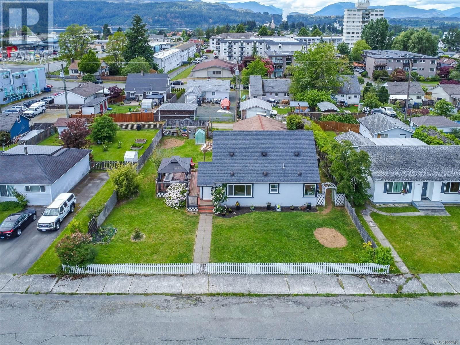 3836 14TH AVENUE Image 33