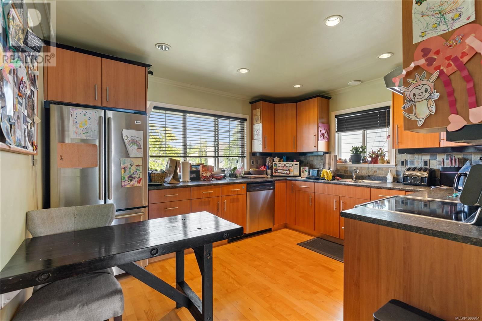 1576 PRAIRIE STREET Image 12