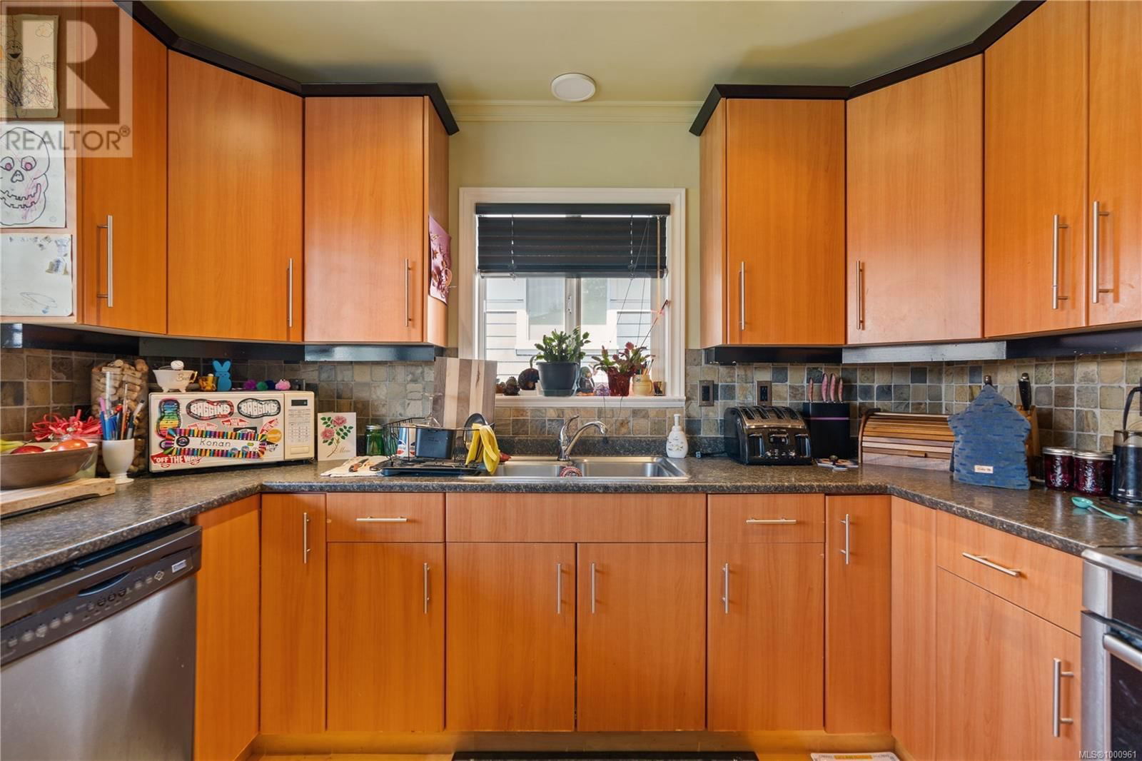 1576 PRAIRIE STREET Image 13
