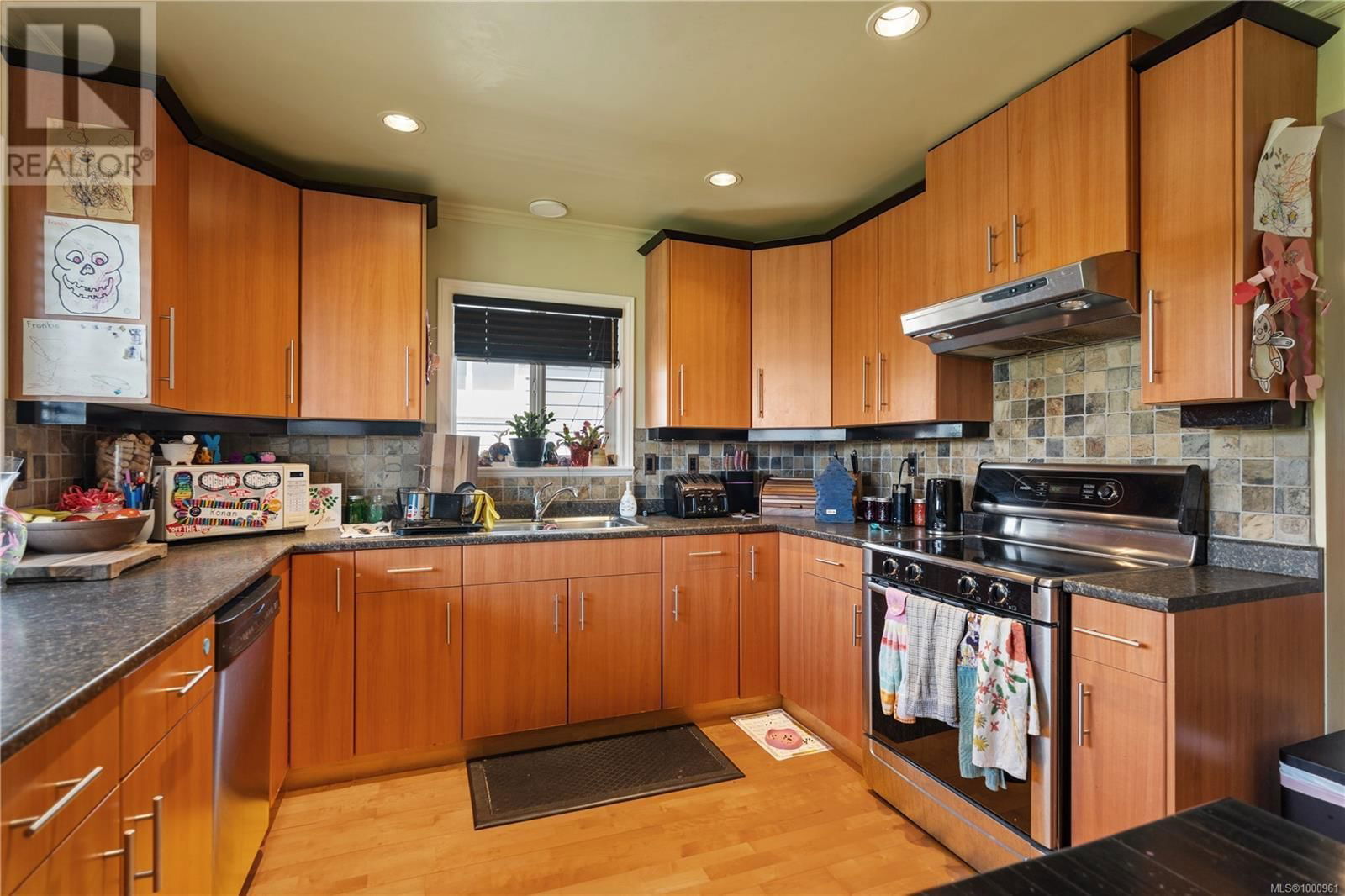 1576 PRAIRIE STREET Image 14