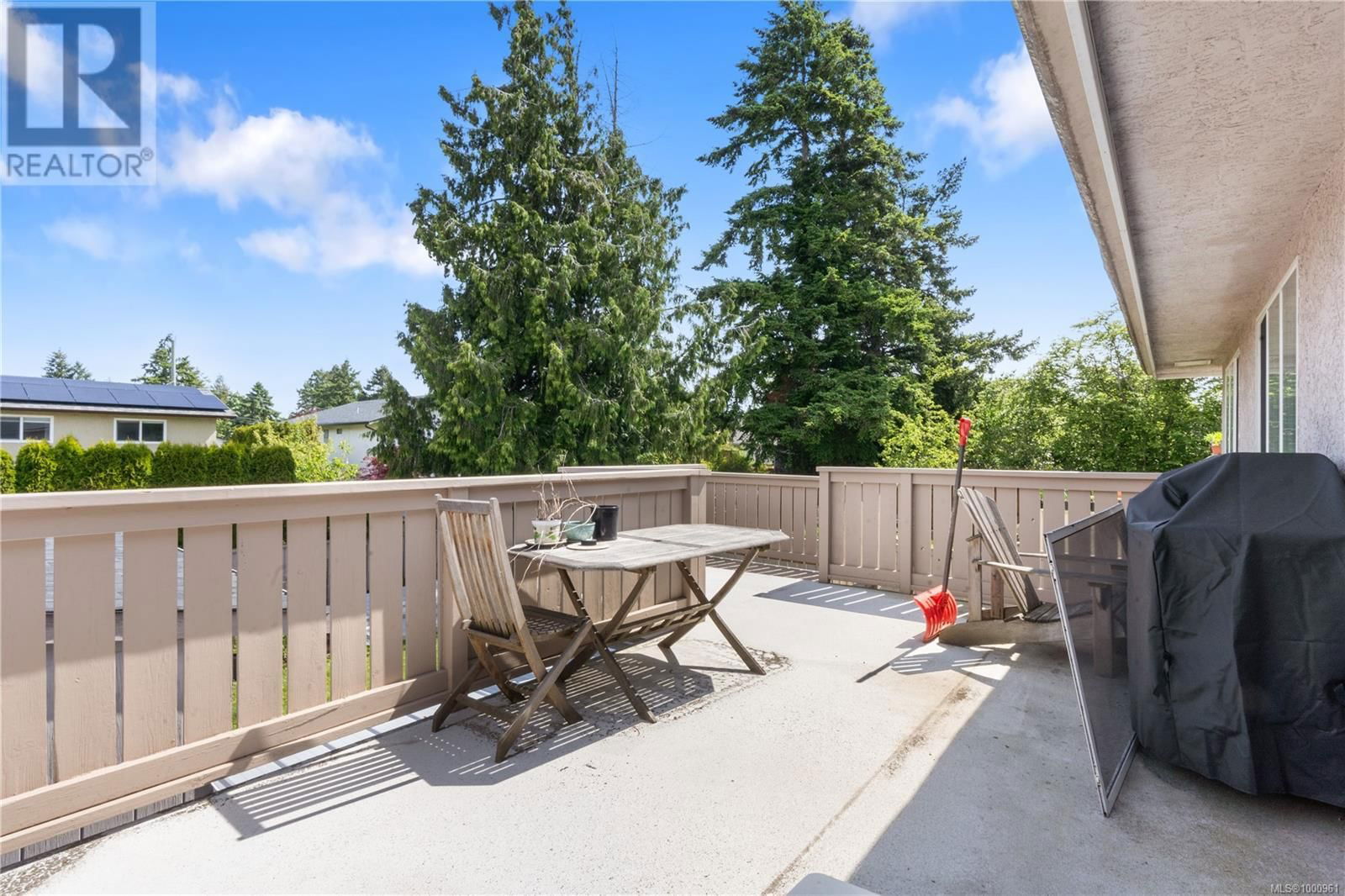 1576 PRAIRIE STREET Image 9