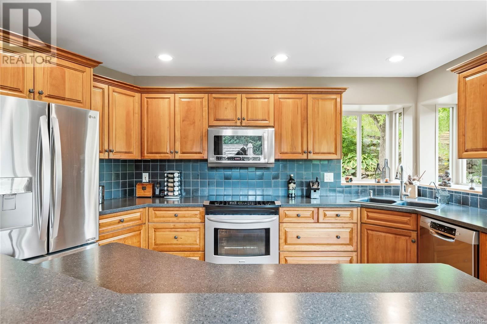3380 REDDEN ROAD Image 26