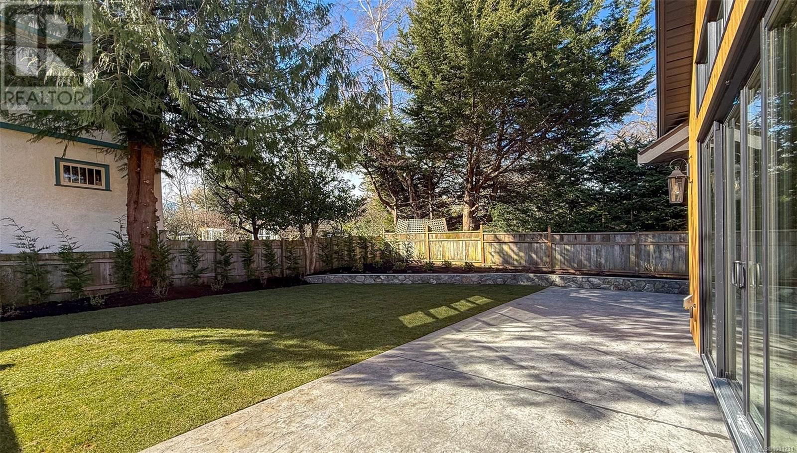 2189 BEAVERBROOKE STREET Image 52