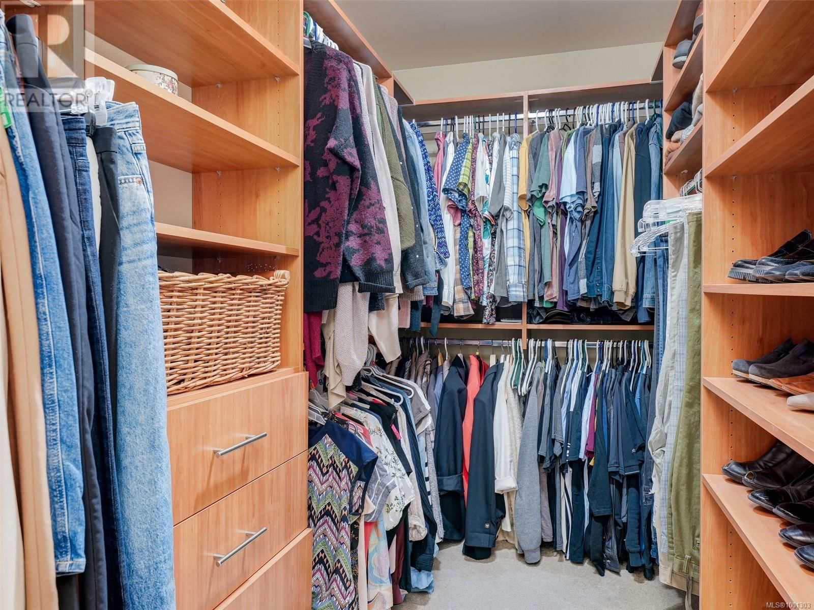 1173 DEERVIEW PLACE Image 11