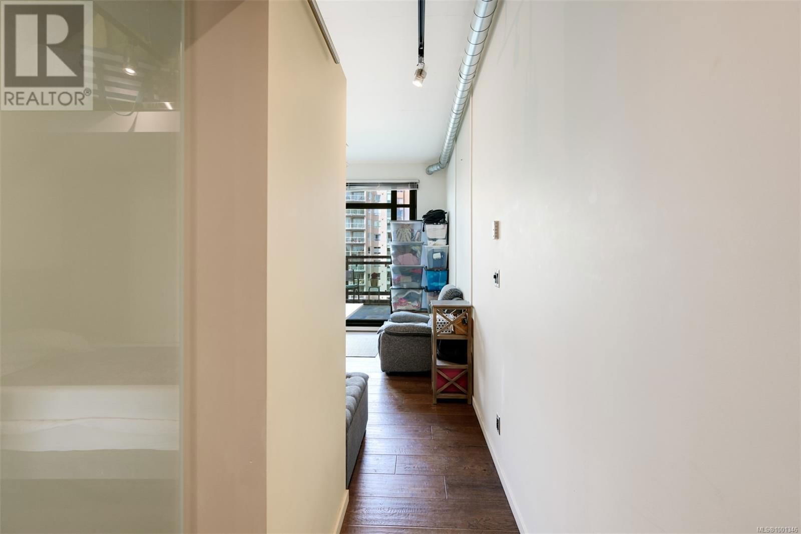 523 - 1029 VIEW STREET Image 18