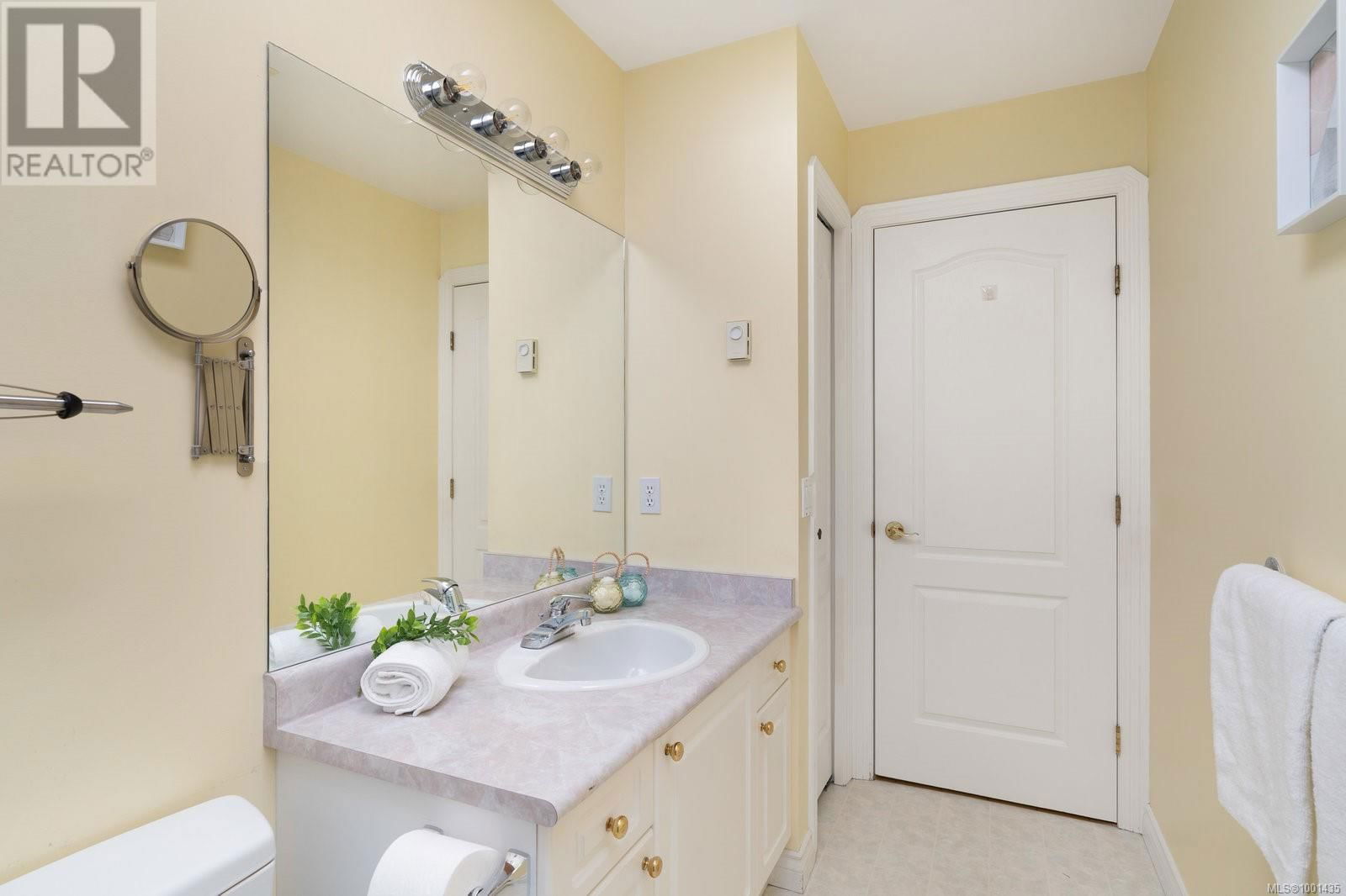 10216 ALMOND STREET Image 21