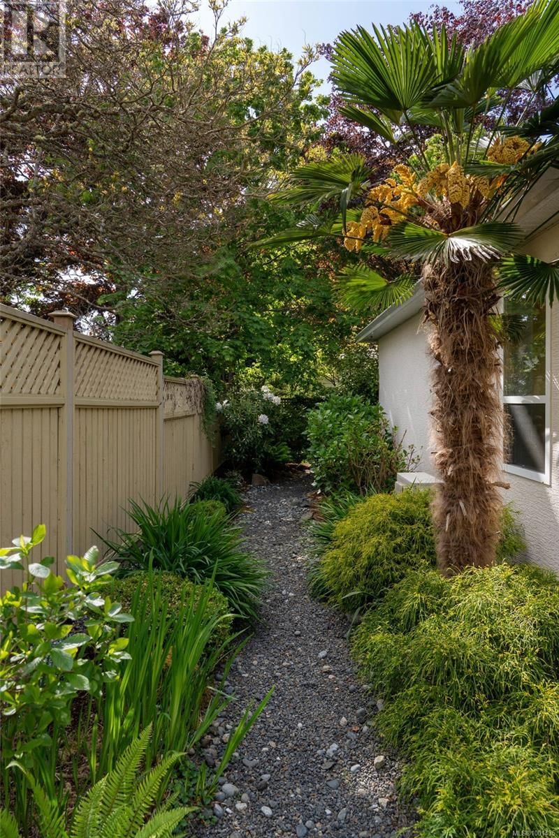 10216 ALMOND STREET Image 25
