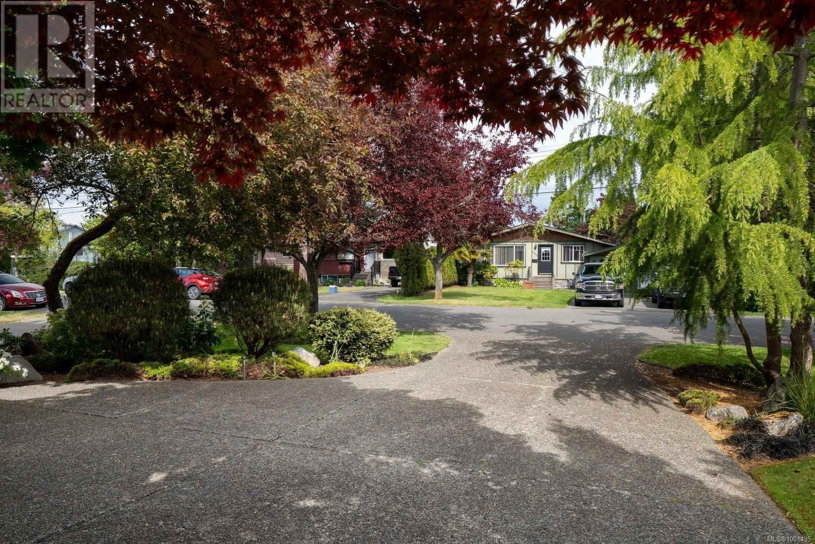 10216 ALMOND STREET Image 31