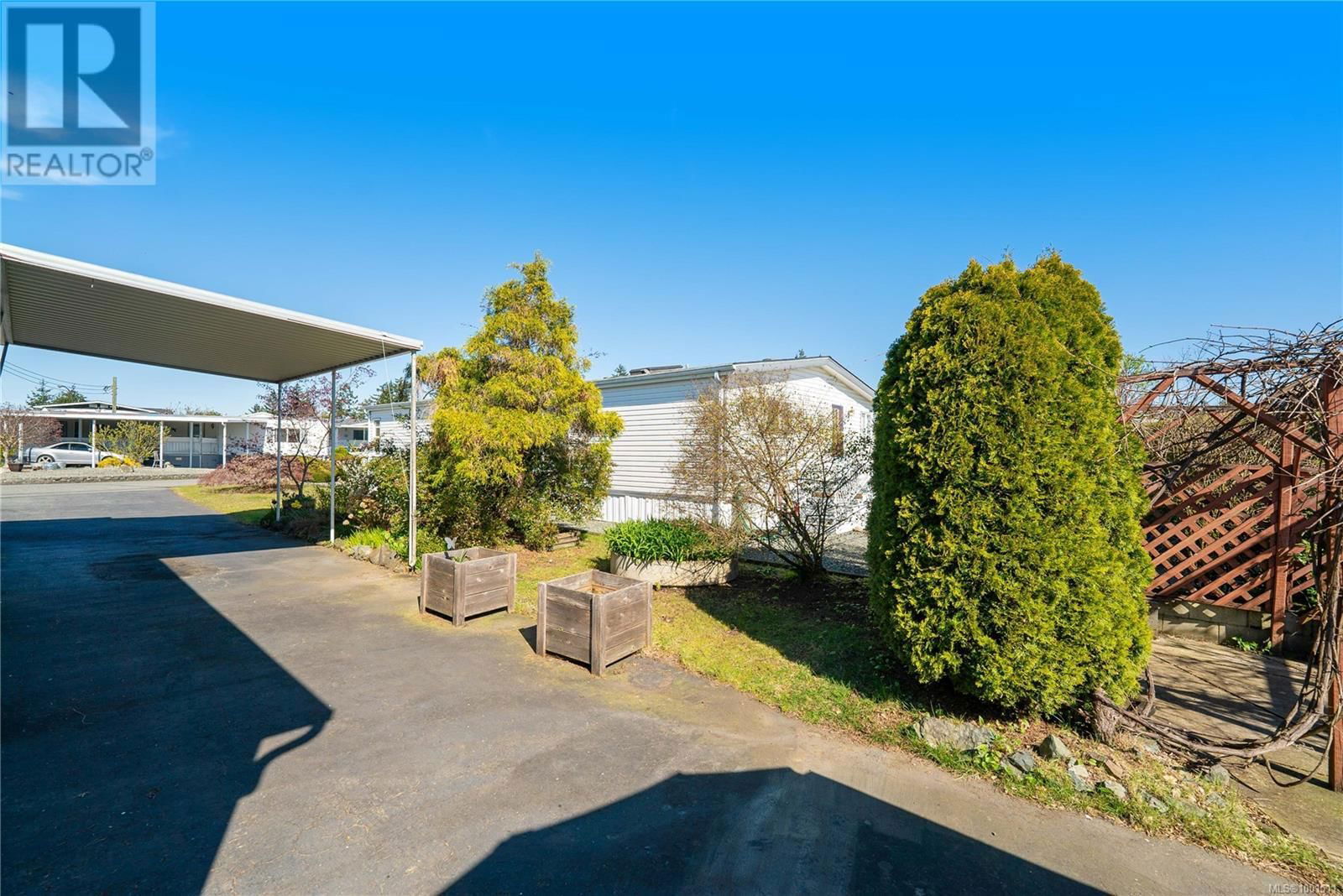 51 - 6325 METRAL DRIVE Image 30