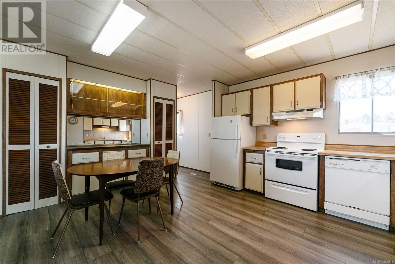 51 - 6325 METRAL DRIVE Image 6