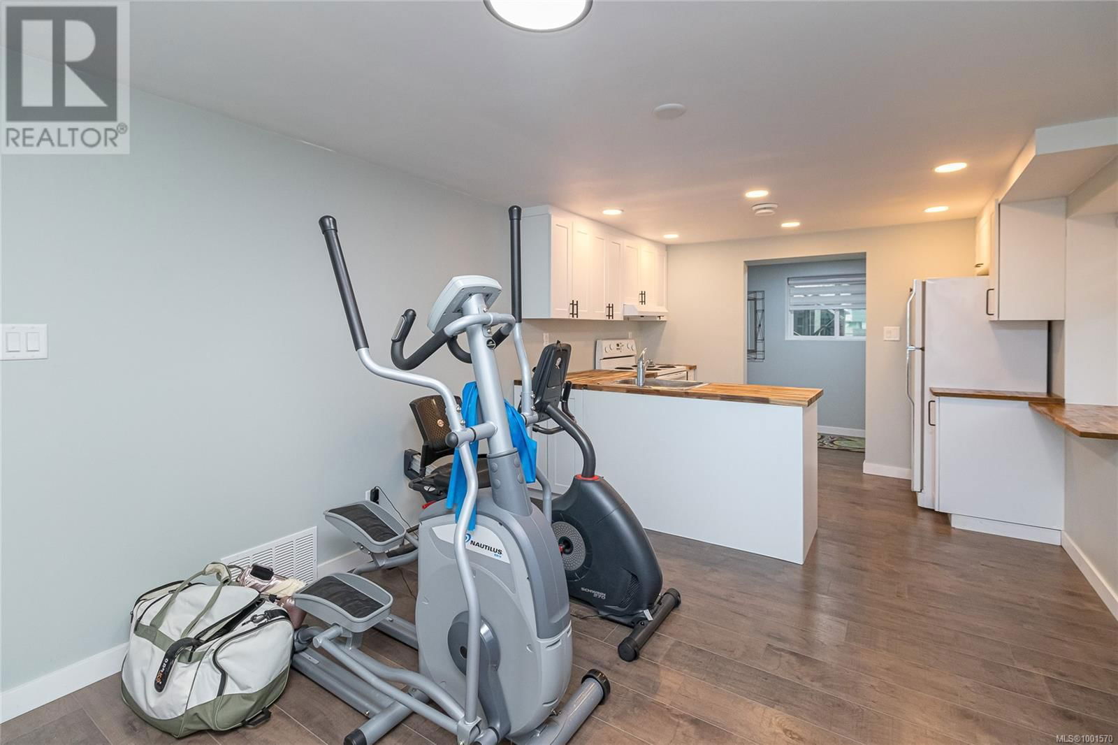 906 MCADOO PLACE Image 33