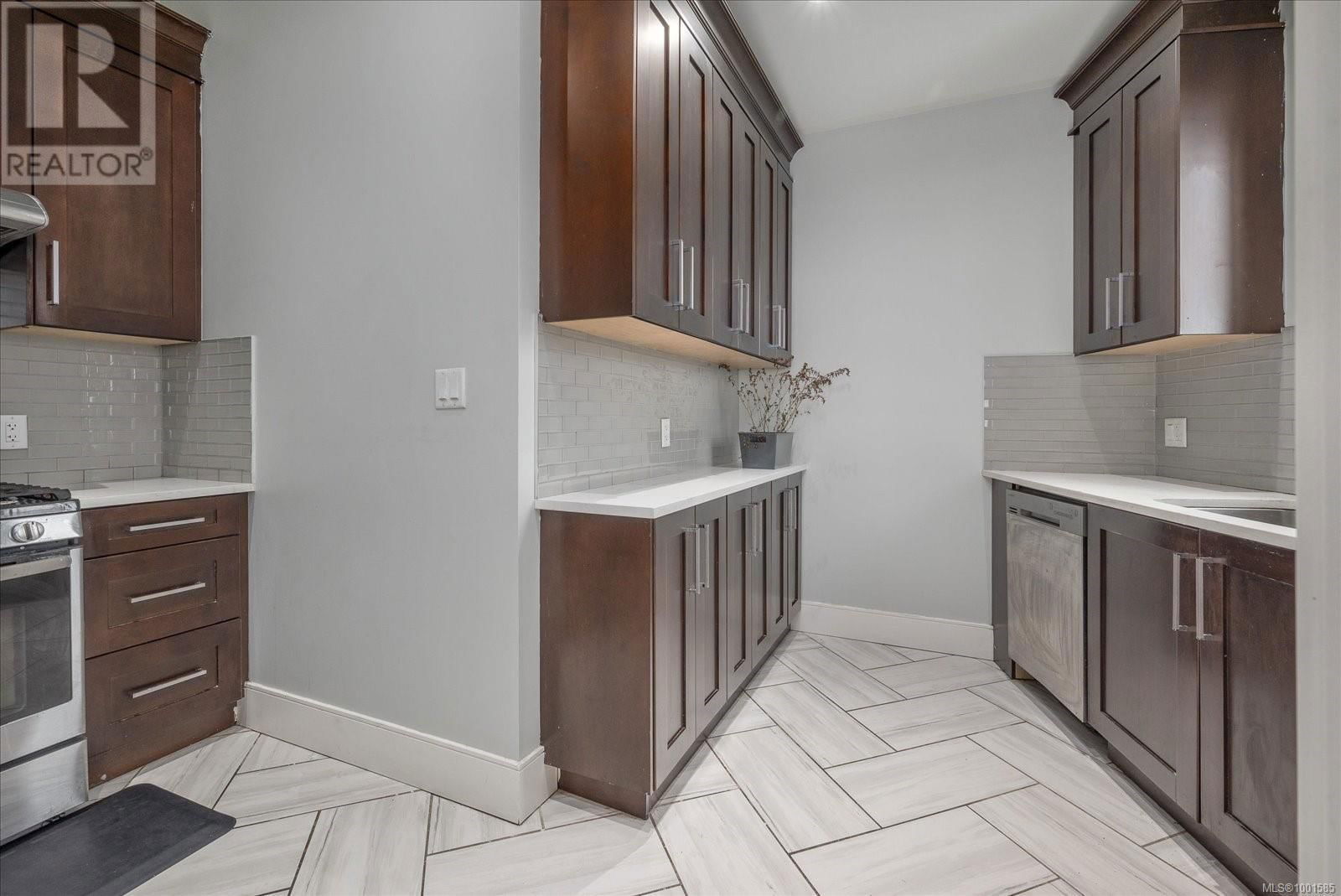 4696 LAGUNA WAY Image 14