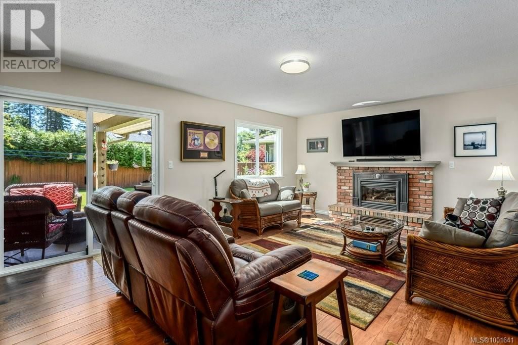 1665 CHESTER PLACE Image 16
