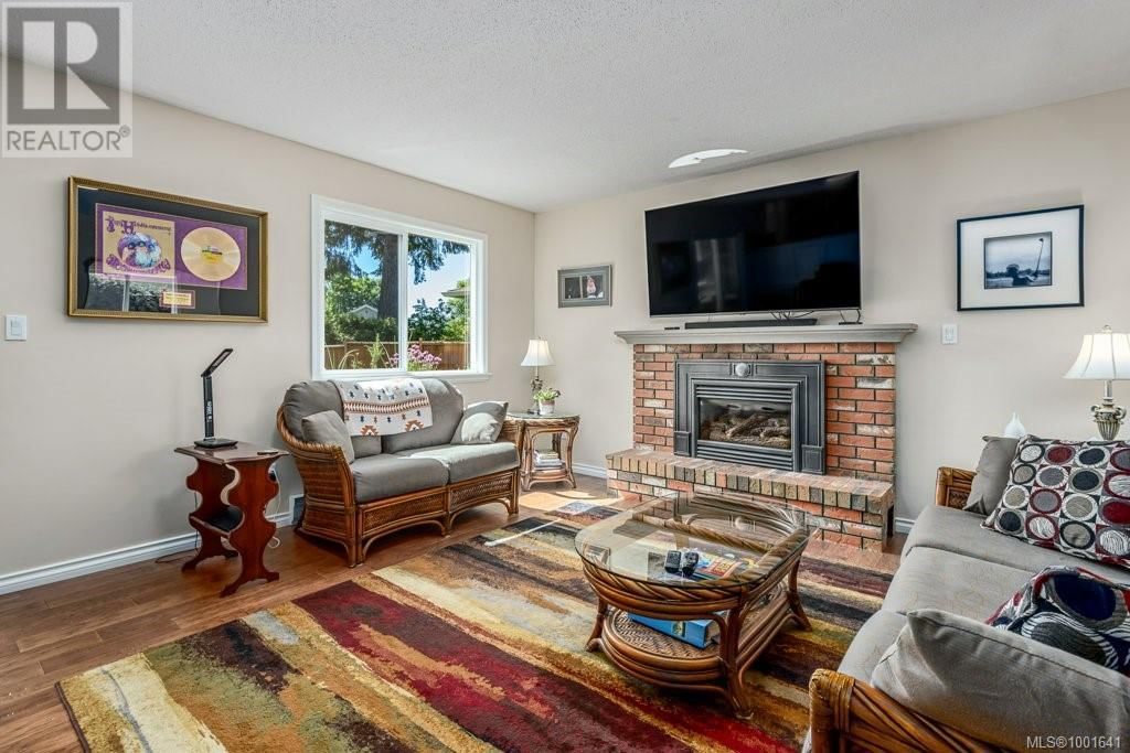 1665 CHESTER PLACE Image 18