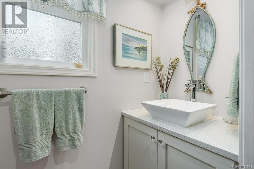 1665 CHESTER PLACE Image 22