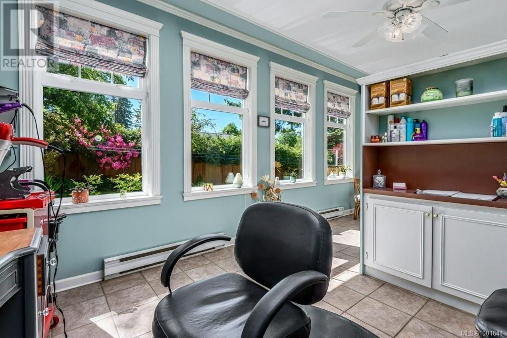 1665 CHESTER PLACE Image 25