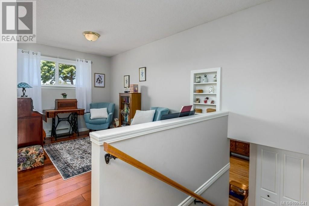 1665 CHESTER PLACE Image 27