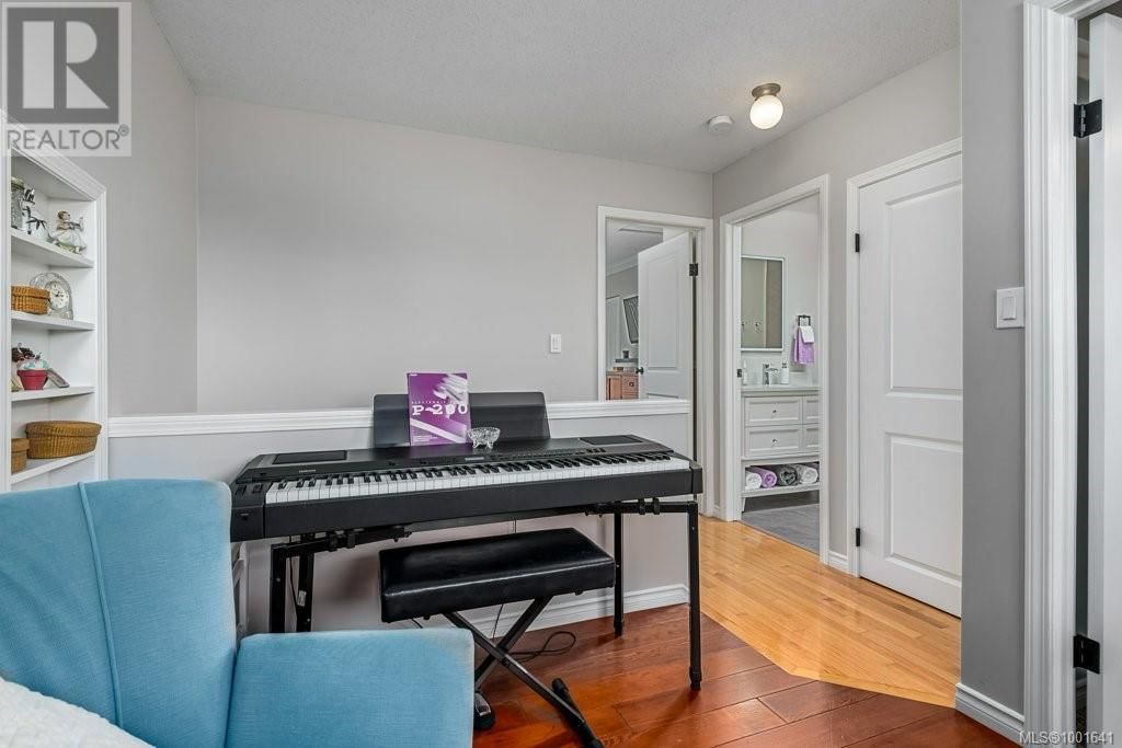 1665 CHESTER PLACE Image 29