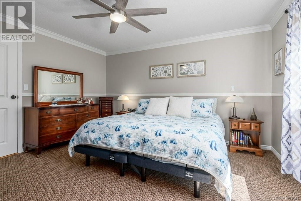 1665 CHESTER PLACE Image 31