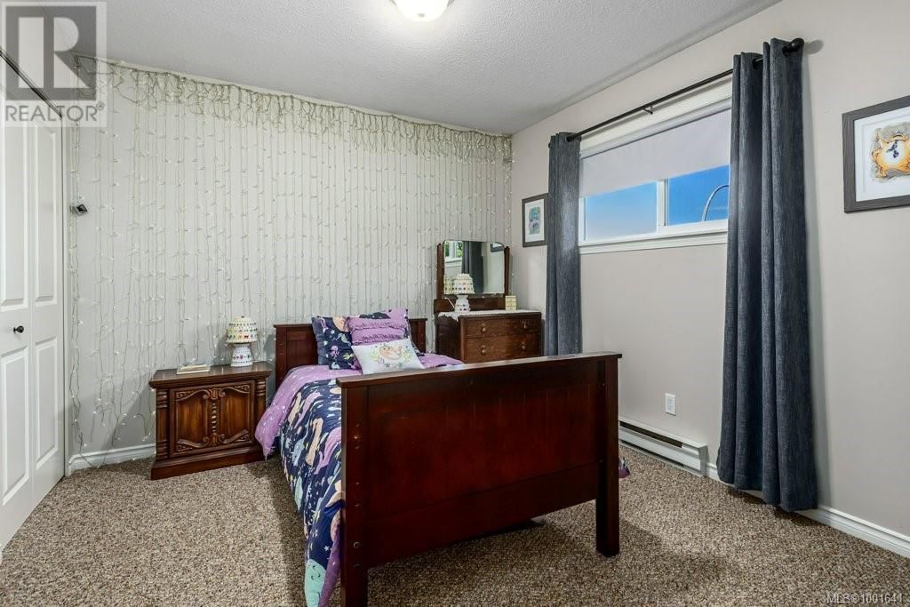 1665 CHESTER PLACE Image 34
