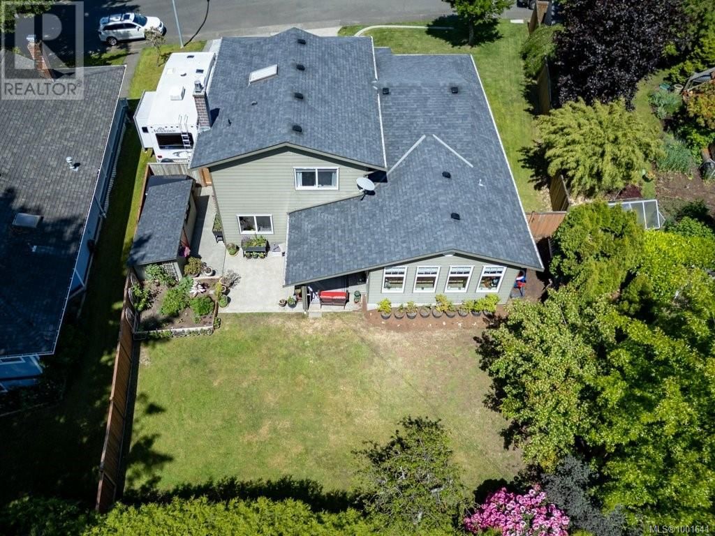 1665 CHESTER PLACE Image 53