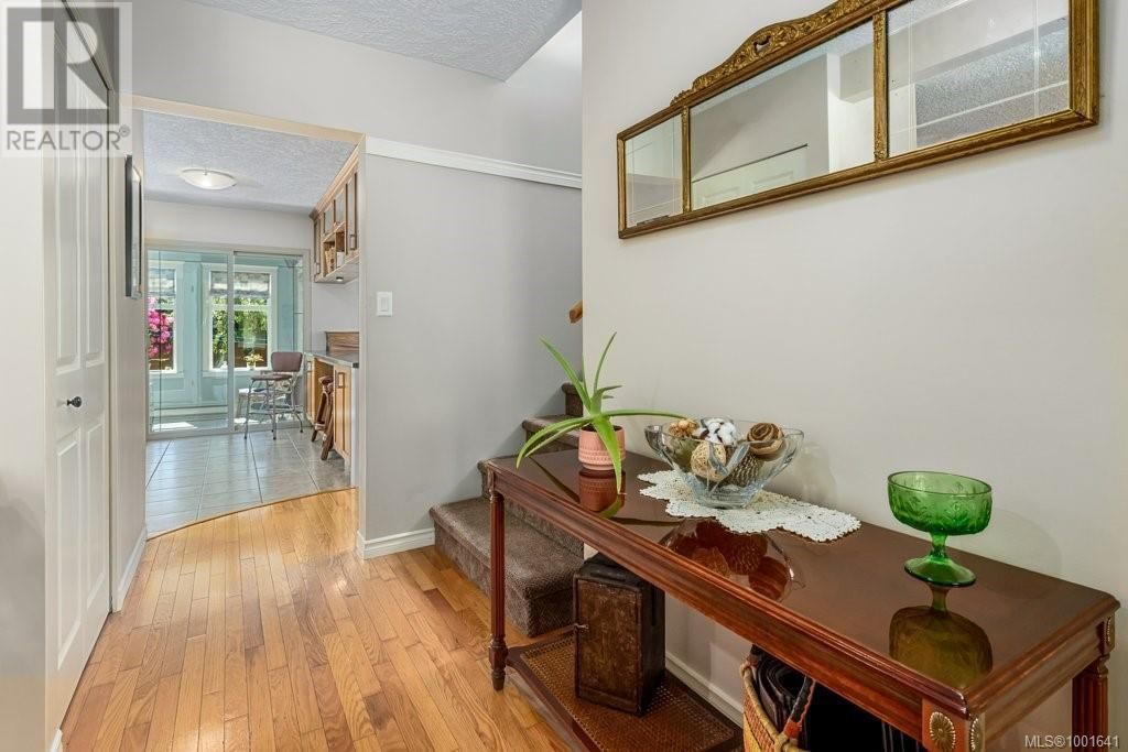 1665 CHESTER PLACE Image 7