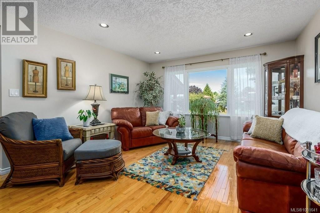 1665 CHESTER PLACE Image 9