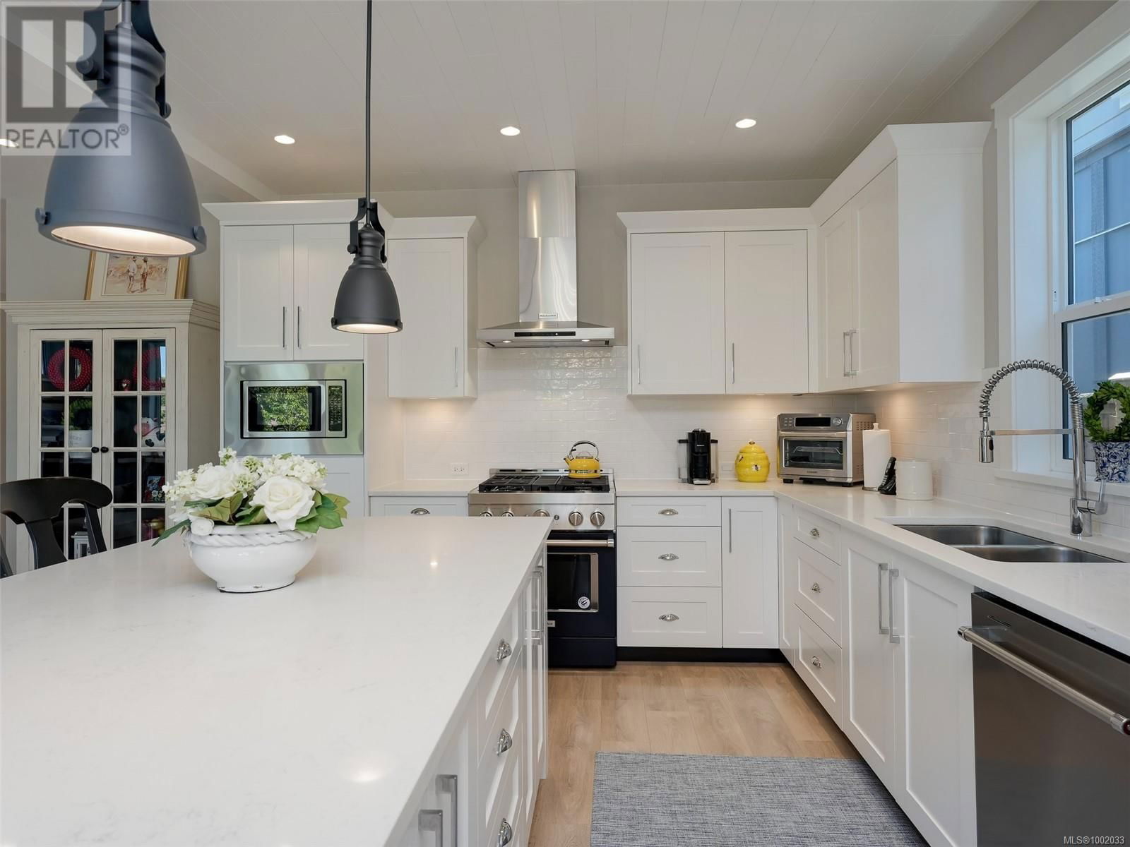 300 SEAFIELD ROAD Image 15