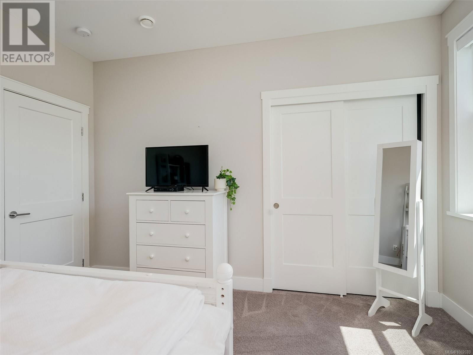 300 SEAFIELD ROAD Image 35