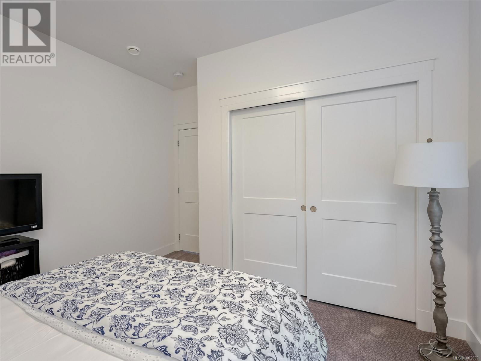 300 SEAFIELD ROAD Image 39
