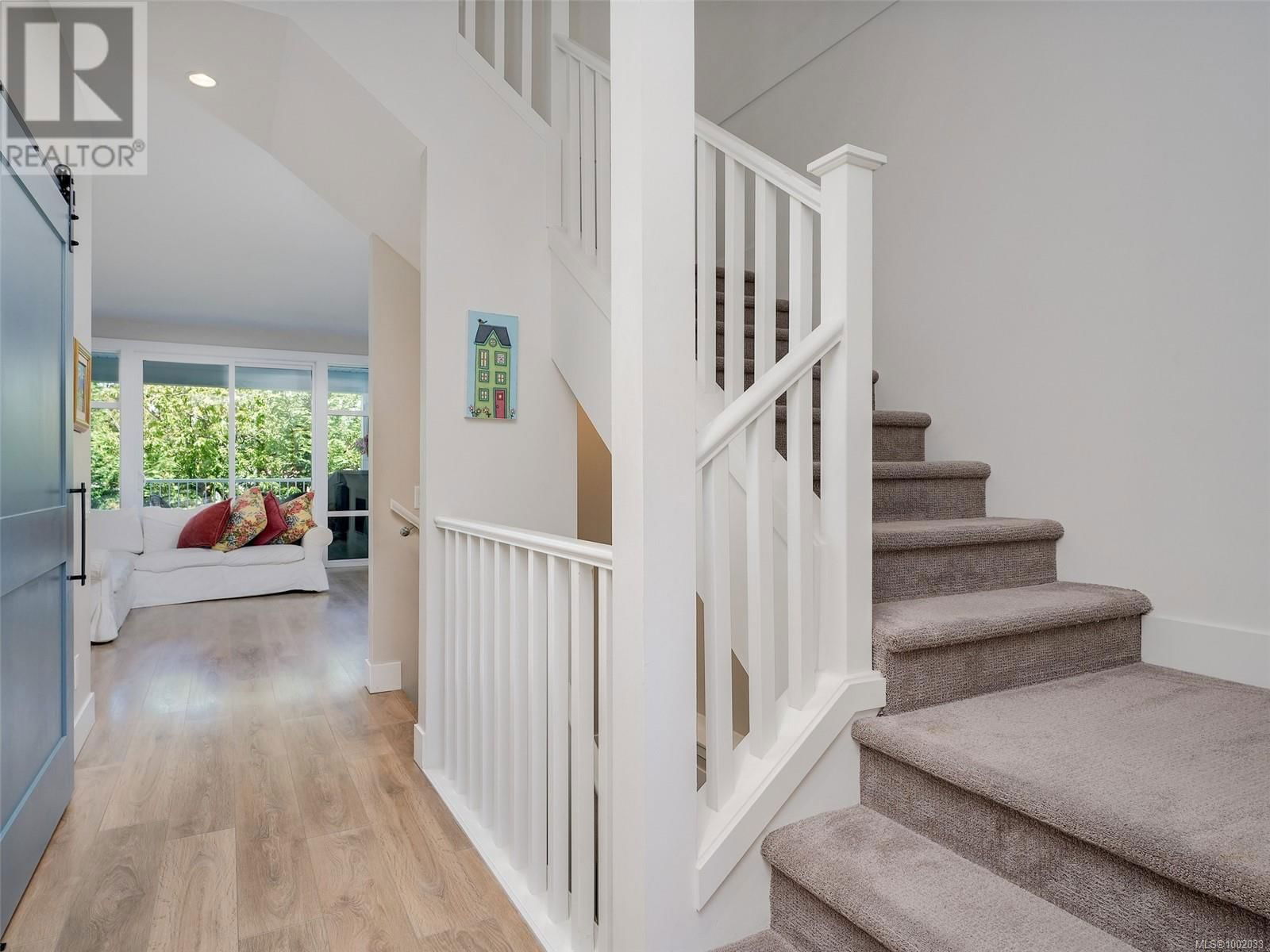 300 SEAFIELD ROAD Image 5