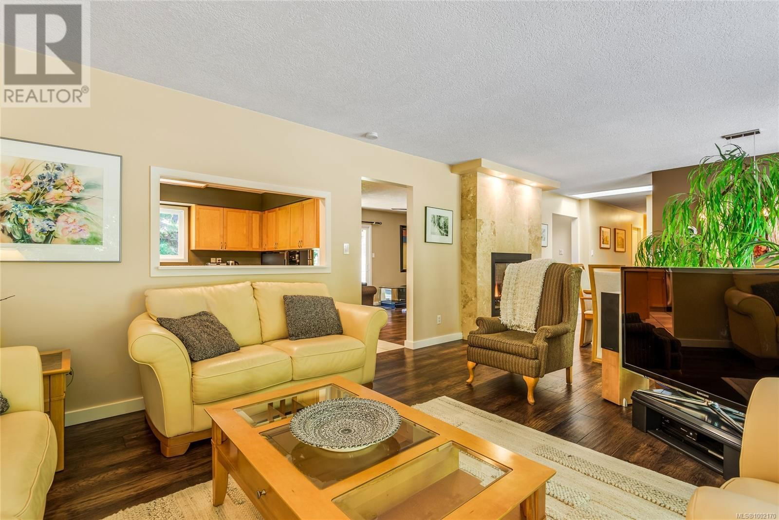 2531 CAMPBELL RIVER ROAD Image 10