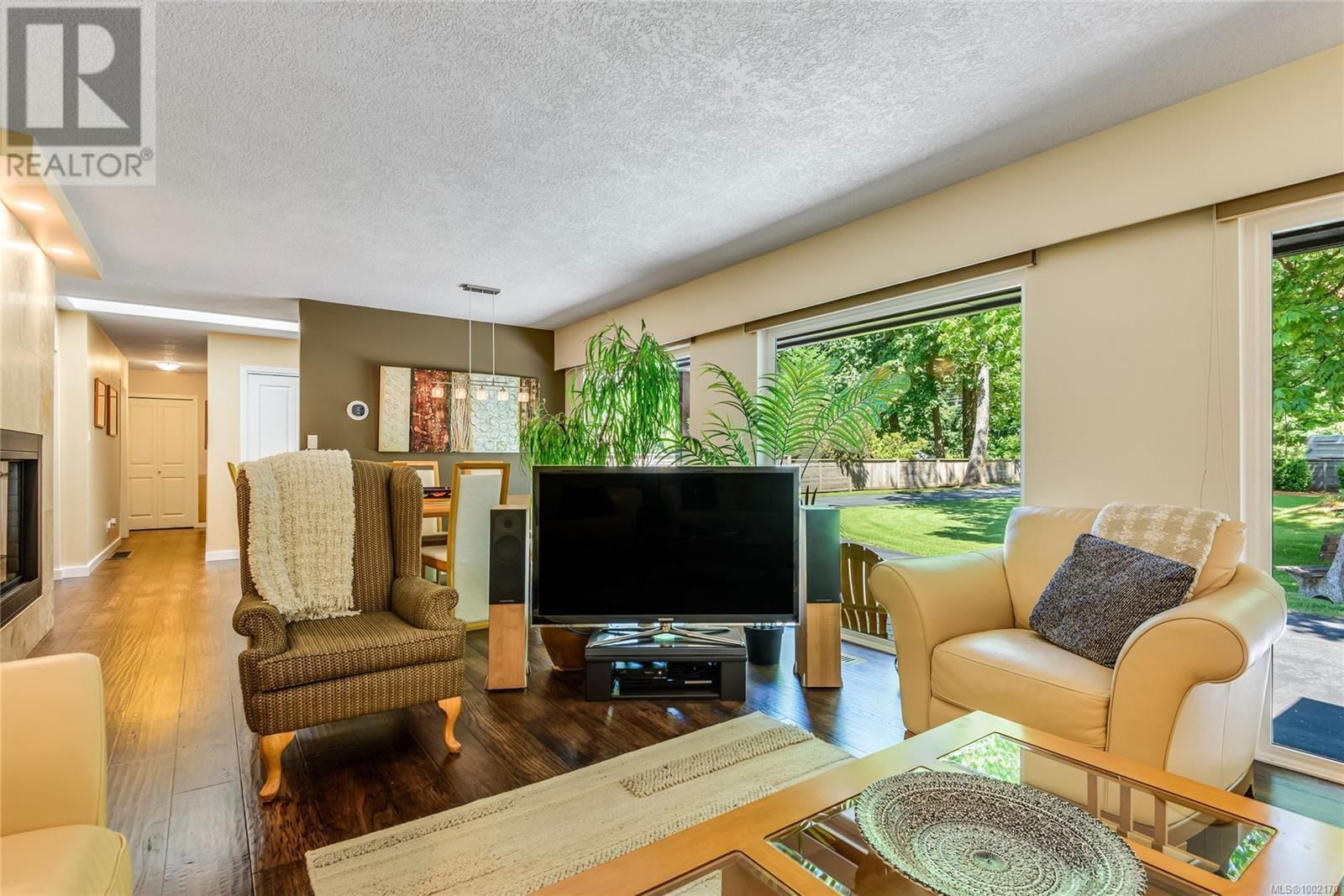 2531 CAMPBELL RIVER ROAD Image 11