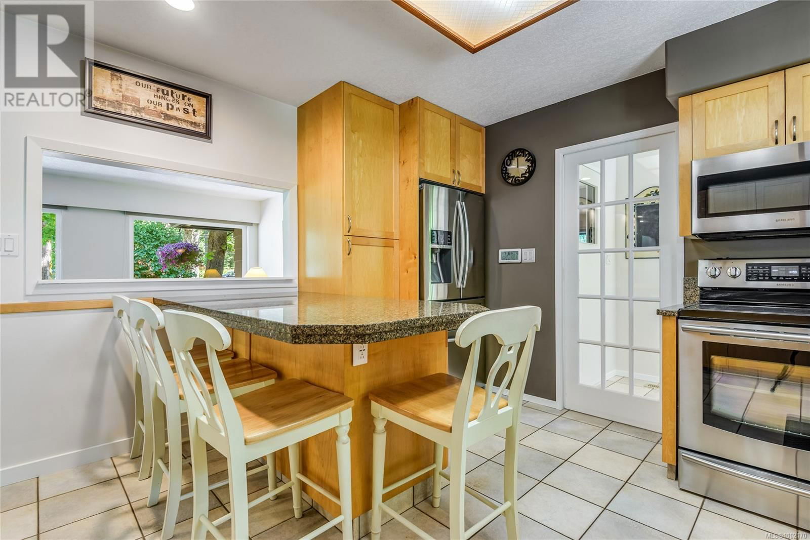 2531 CAMPBELL RIVER ROAD Image 14