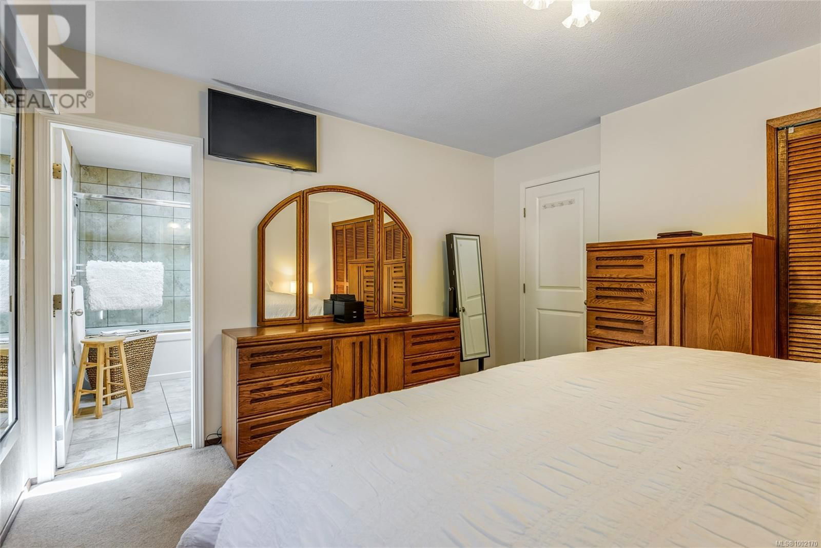 2531 CAMPBELL RIVER ROAD Image 23