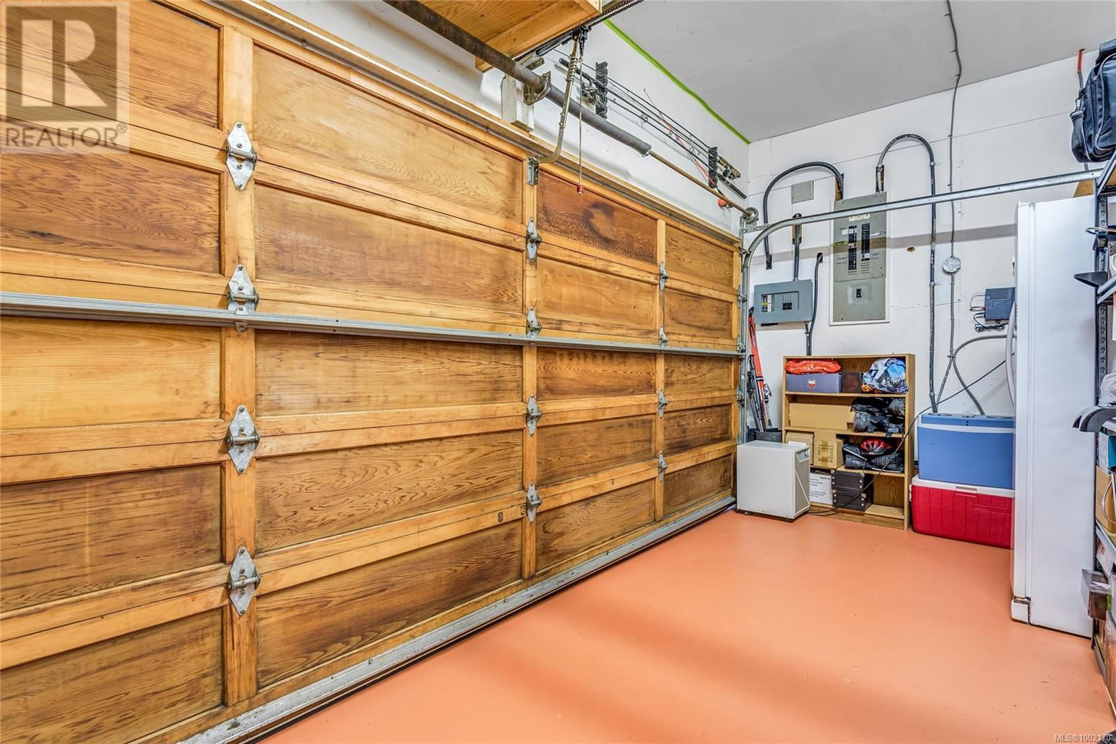 2531 CAMPBELL RIVER ROAD Image 37
