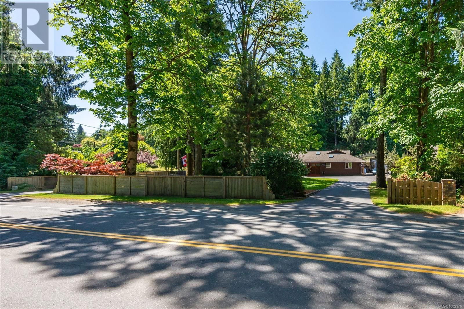 2531 CAMPBELL RIVER ROAD Image 41