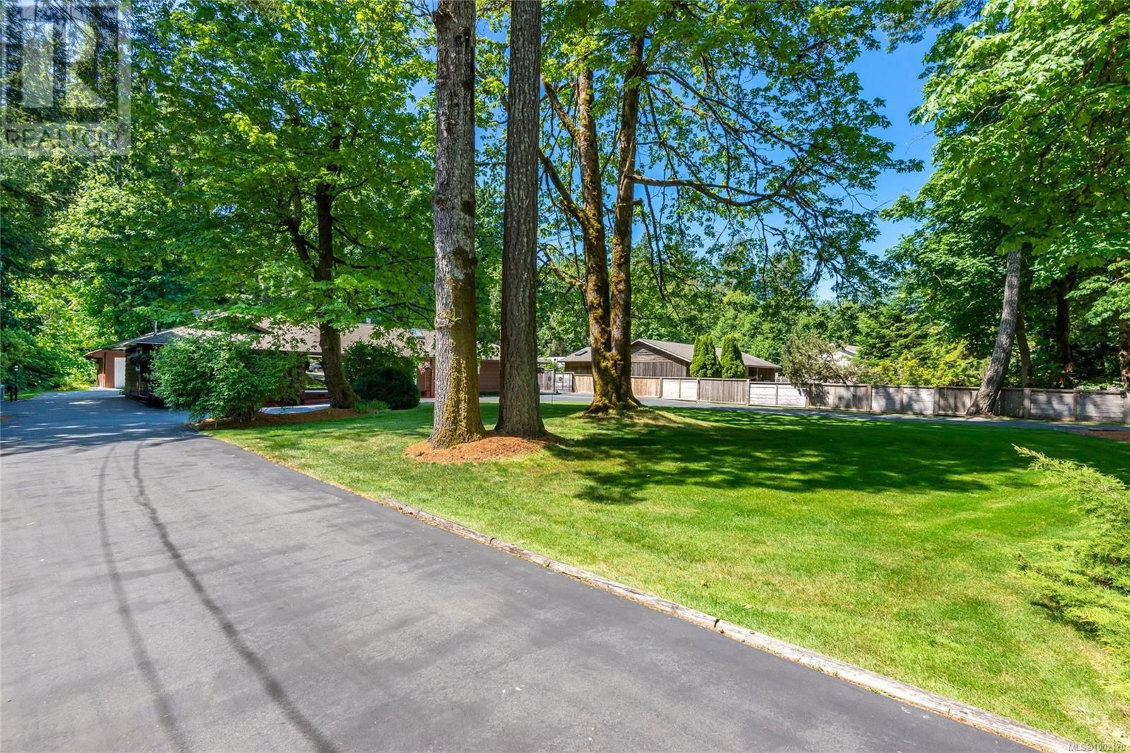 2531 CAMPBELL RIVER ROAD Image 44