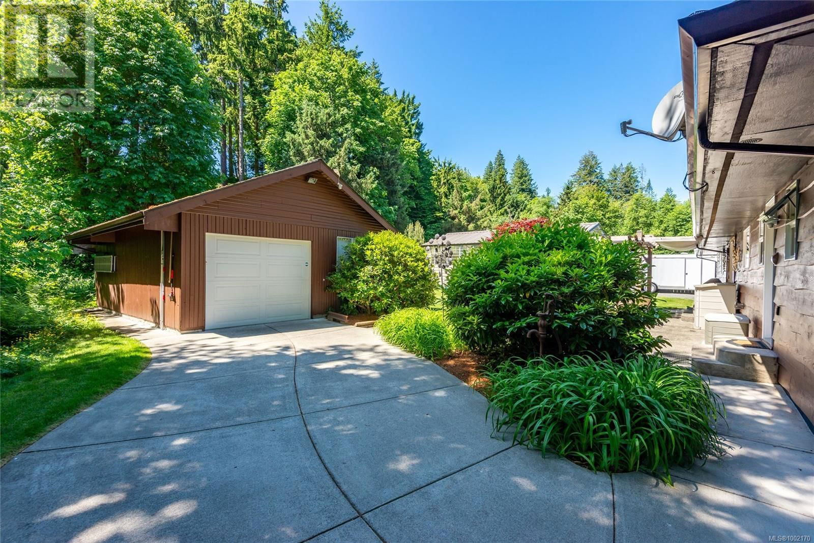2531 CAMPBELL RIVER ROAD Image 47