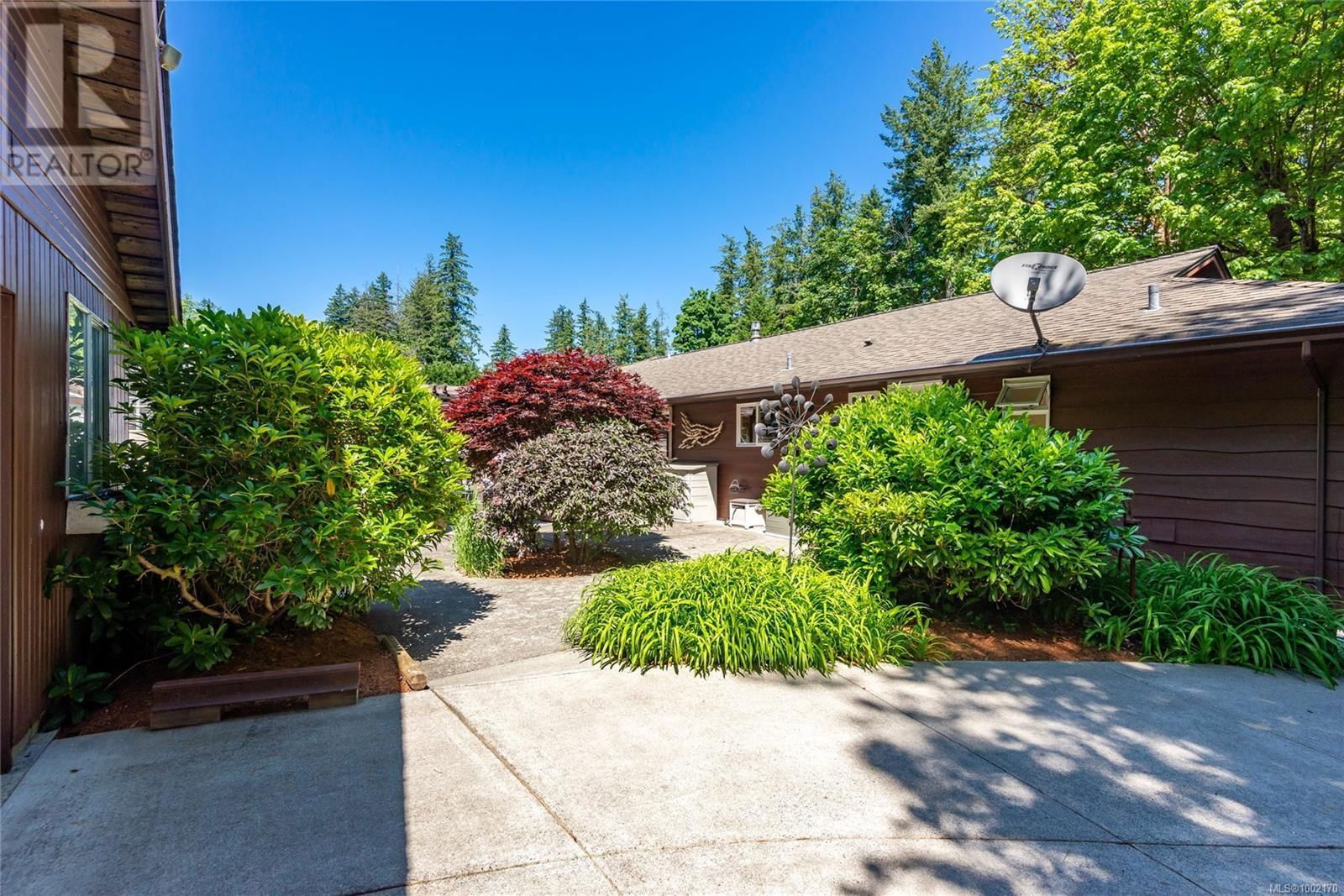 2531 CAMPBELL RIVER ROAD Image 48