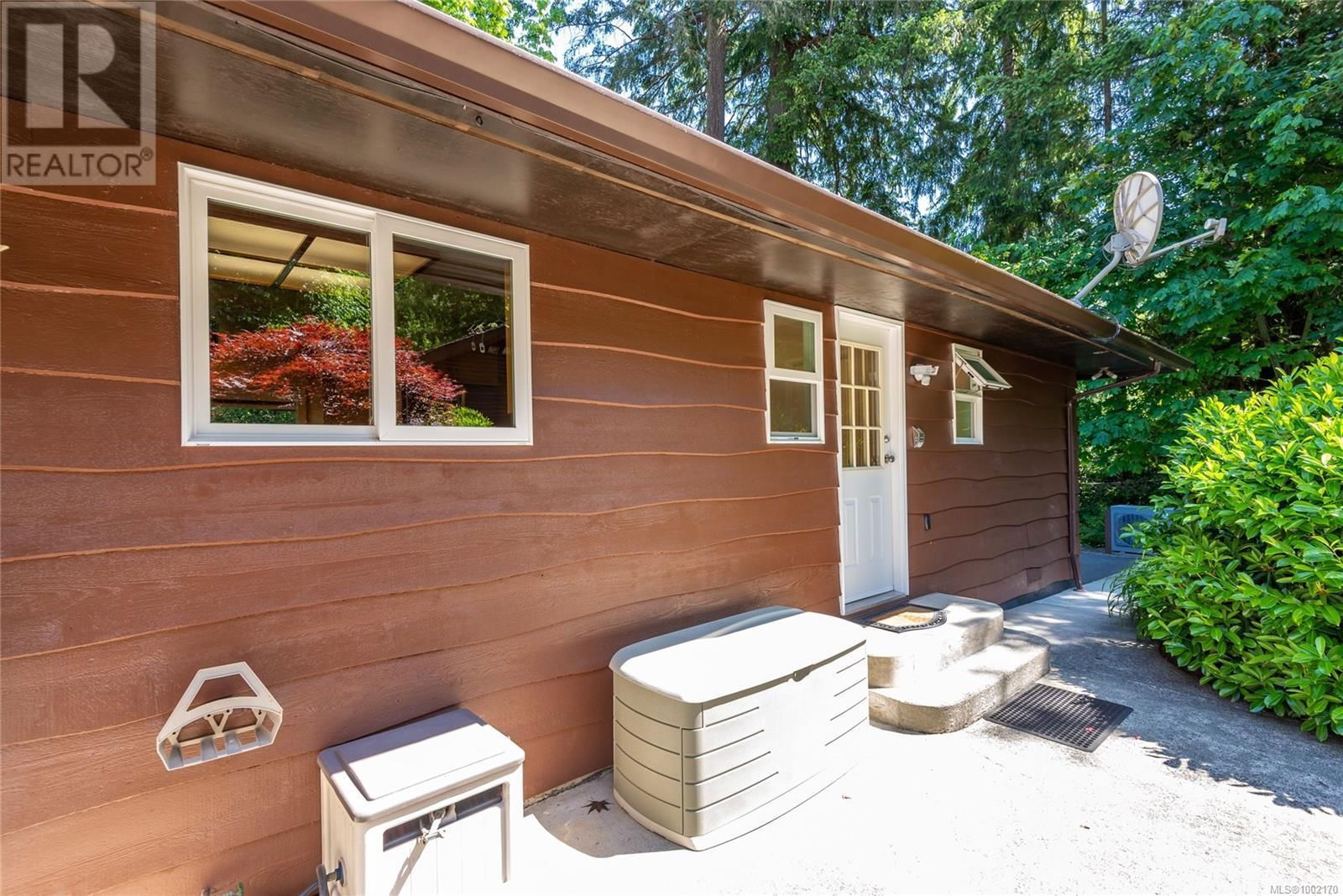2531 CAMPBELL RIVER ROAD Image 50